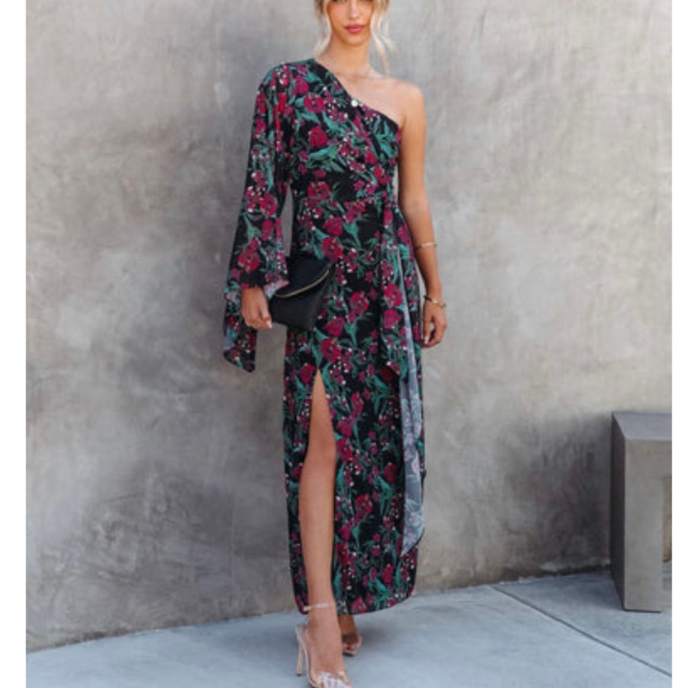 Vici One Shoulder Maxi Dress size small